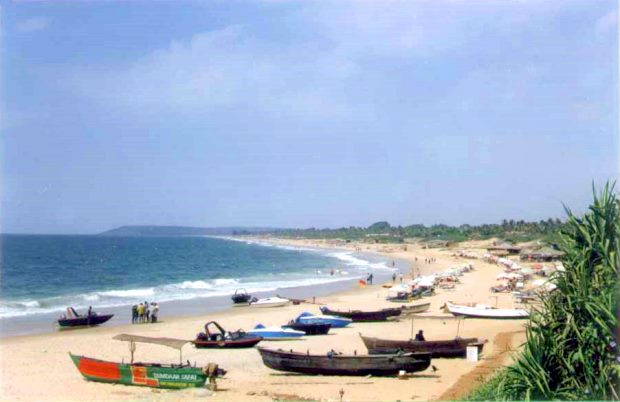 Strand von Candolim in Goa nah der Einfamilienhuser