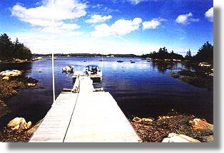 Bootssteg am Meer der Wohnhäuser Bootssteg am Meer der Wohnhäuser