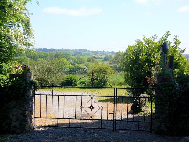 Eingangstor zum Grundstck des Einfamilienhauses