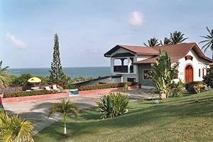 Einfamilienhaus mit Pool und Meerblick auf der Insel Tobago