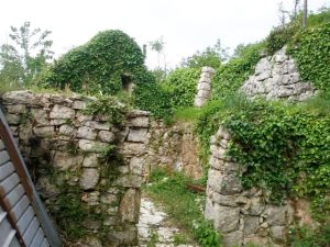 Ruine auf dem Grundstck