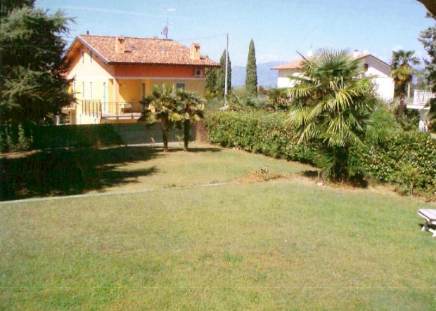 Garten der Villa am Gardasee in Italien