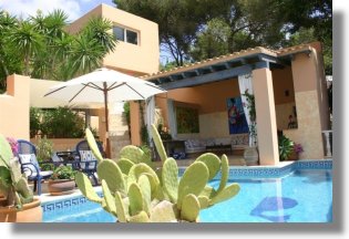 Ibiza Villa mit Pool und Meerblick