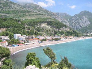 Strand von Sutomore unweit vom Wohnhaus