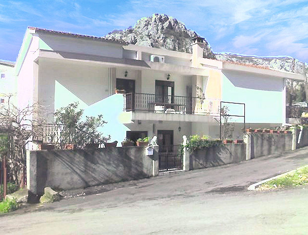 Wohnhaus in Sutomore von Montenegro