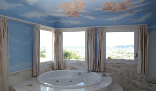 Bad der Luxus-Villa
