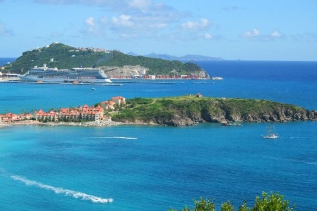 Meerblick vom Ferienhaus auf die Little Bay von Sint Maarten
