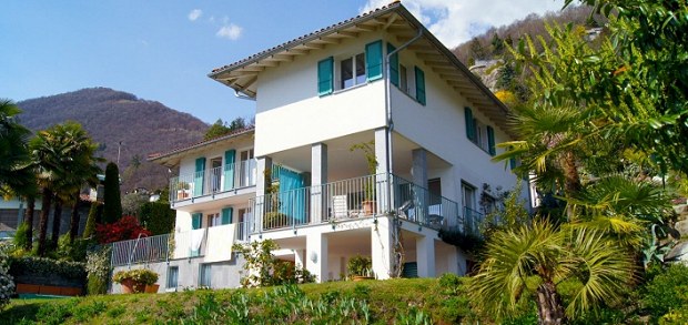 Villa am Lago Maggiore in Brione Minusio mit Blick zum See