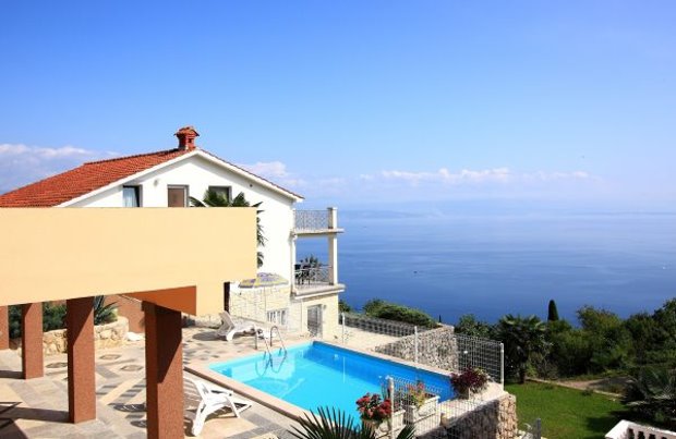 Ferienhaus am Meer fr drei Familien in Kroatien