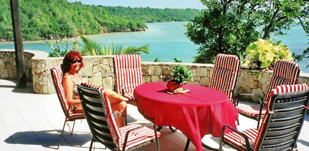 Terrasse der Villa auf dem Grundst�ck