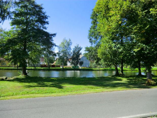 Wohnhaus zum Ausbau am See in Bhmen Tschechien