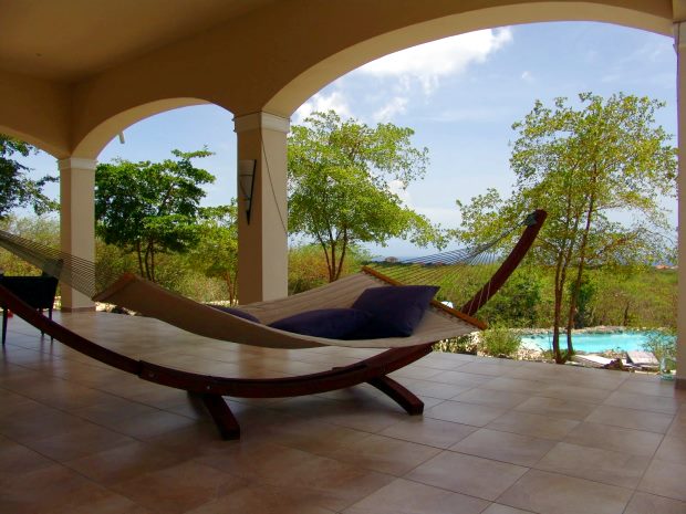 Terrasse und Pool vom Wohnhaus auf Curacao