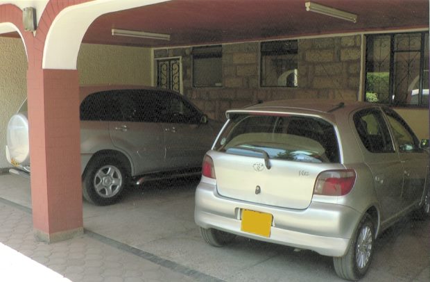 Carport vom Wohnhaus