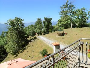 Blick vom Balkon der Villa