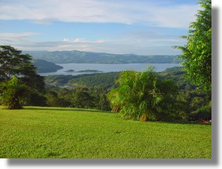 Grundstck am Arenal-See von Costa Rica