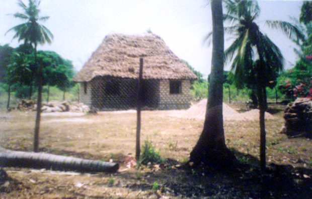 Ukunda Ferienhaus Ausbauhaus mit Grundstck unweit vom Strand und Meer