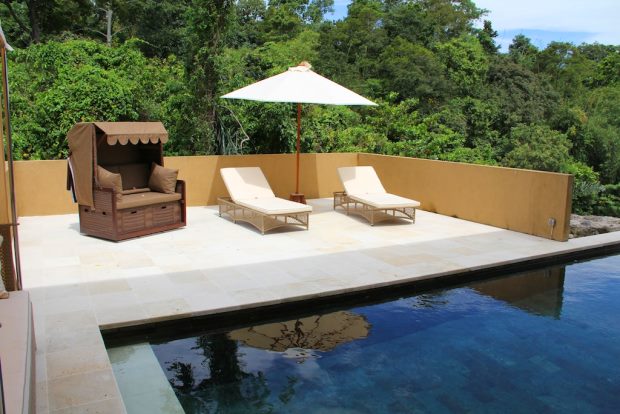 Pool der Villa auf Bali