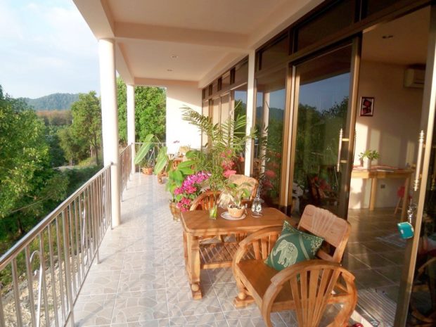 Balkon der Apartments in der Villa