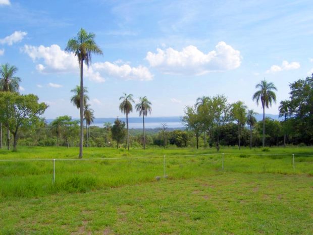 Grundstück des Wohnhauses in San Bernardino am Ypacarai Paraguay Grundstück des Wohnhauses in San Bernardino am Ypacarai Paraguay