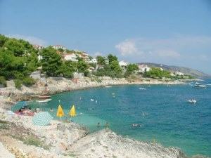 Strand von Ciovo nah dem Grundstck