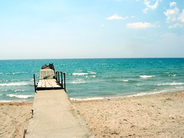 Baugrundstck am Strand und Meer der Krim