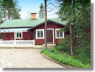 Einfamilienhaus mit Gstehaus bei Kittil Lappland