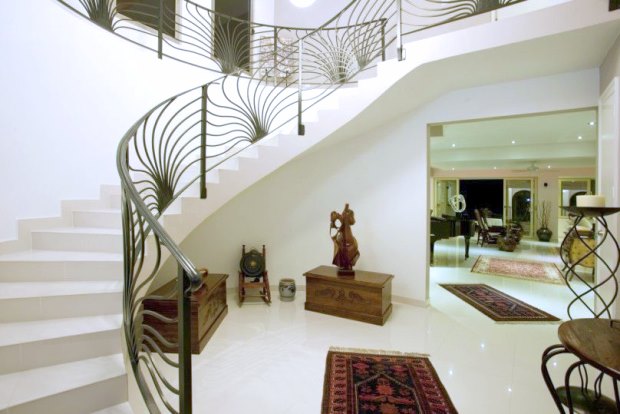 Aufgang in der Villa