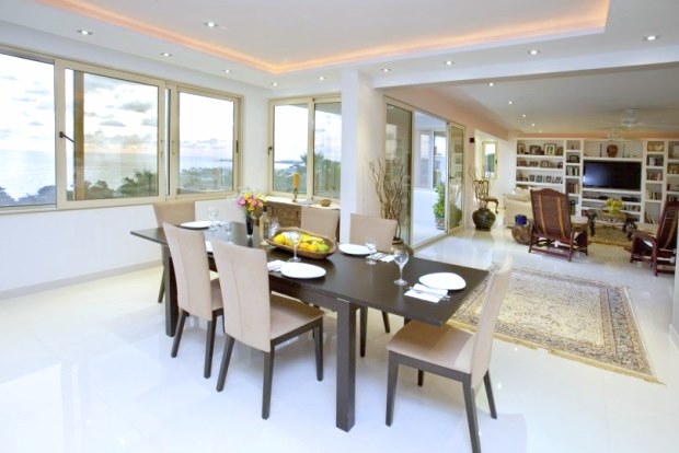 Wohnbereich der Villa mit Meerblick