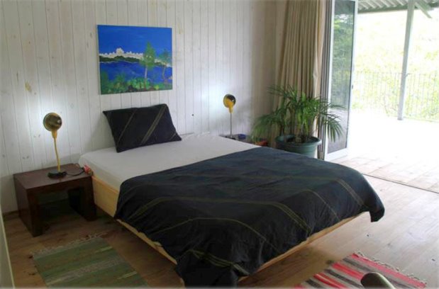 Zimmer der Villa mit Austritt zur Terrasse