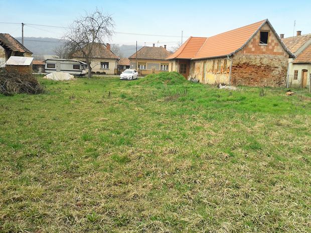 Baugrundstck mit Ausbauhaus in Lovaszi Ungarn