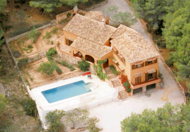 Einfamilienhaus mit Pool in Spanien