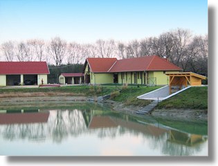 Pferdestall Teich und Nebengelass der Villa