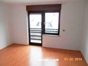 Zimmer mit Balkon der Villa