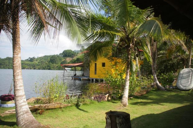 Bootshaus der Gaststtte am Meer in Panama
