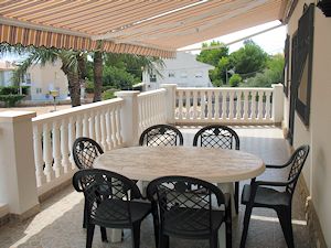 groer Balkon am Einfamilienhaus