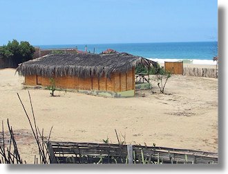 Grundstck mit kleinem Bungalow am Meer in Peru