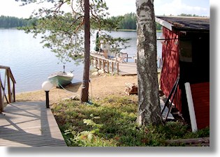 Bootssteg vom Einfamilienhaus auf Vaahersalo bei Punkaharju