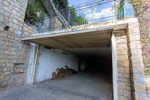 Garage der Villa