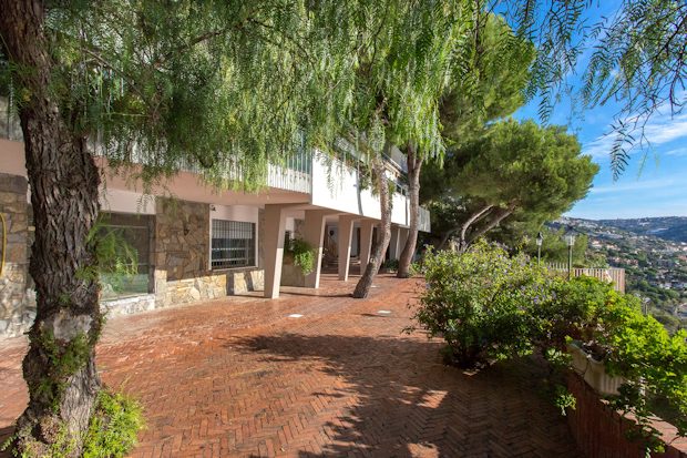 Villa mit groer Terrasse in Italien