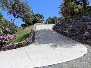 Zufahrt zum Baugrundst�ck