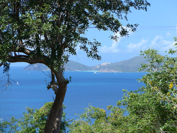 Blick vom Bauland zu den Nachbarinseln von Tortola