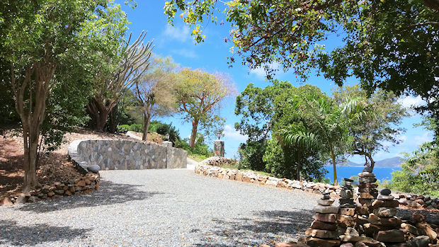 Stra�e zum Bauland auf der Insel Tortola