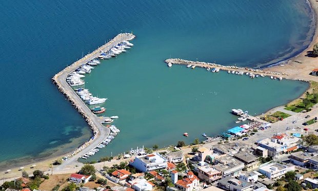 Hafen von Chalkoutsi Oropos