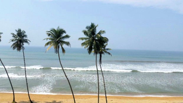 Meer und Starnd direkt am Hotel in Sri Lanka