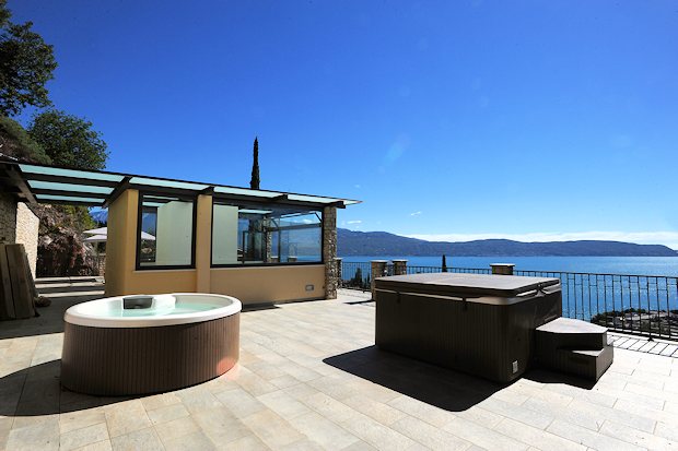 Sonnendeck Solarium vom Mehrfamilienhaus