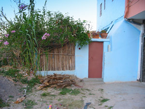 Vorgarteneingang zum Wohnhaus in Aourir