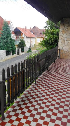 Balkon vom Einfamilienhaus in Vonyarcvashegy