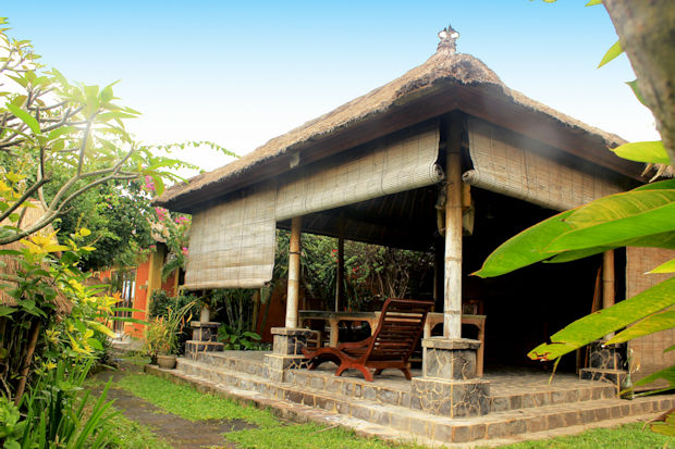 Pavillon der Bungalowanlage auf Bali
