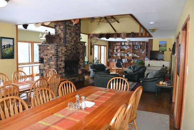 Essbereich der kanadischen Lodge