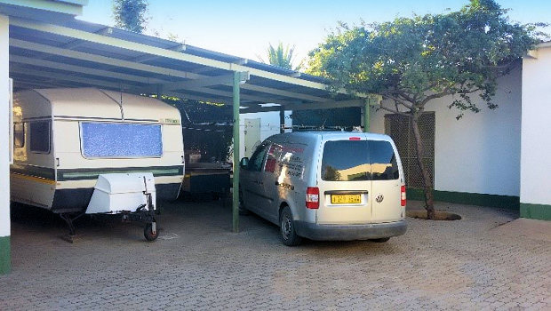 Carport zum Ferienhaus in Omaruru